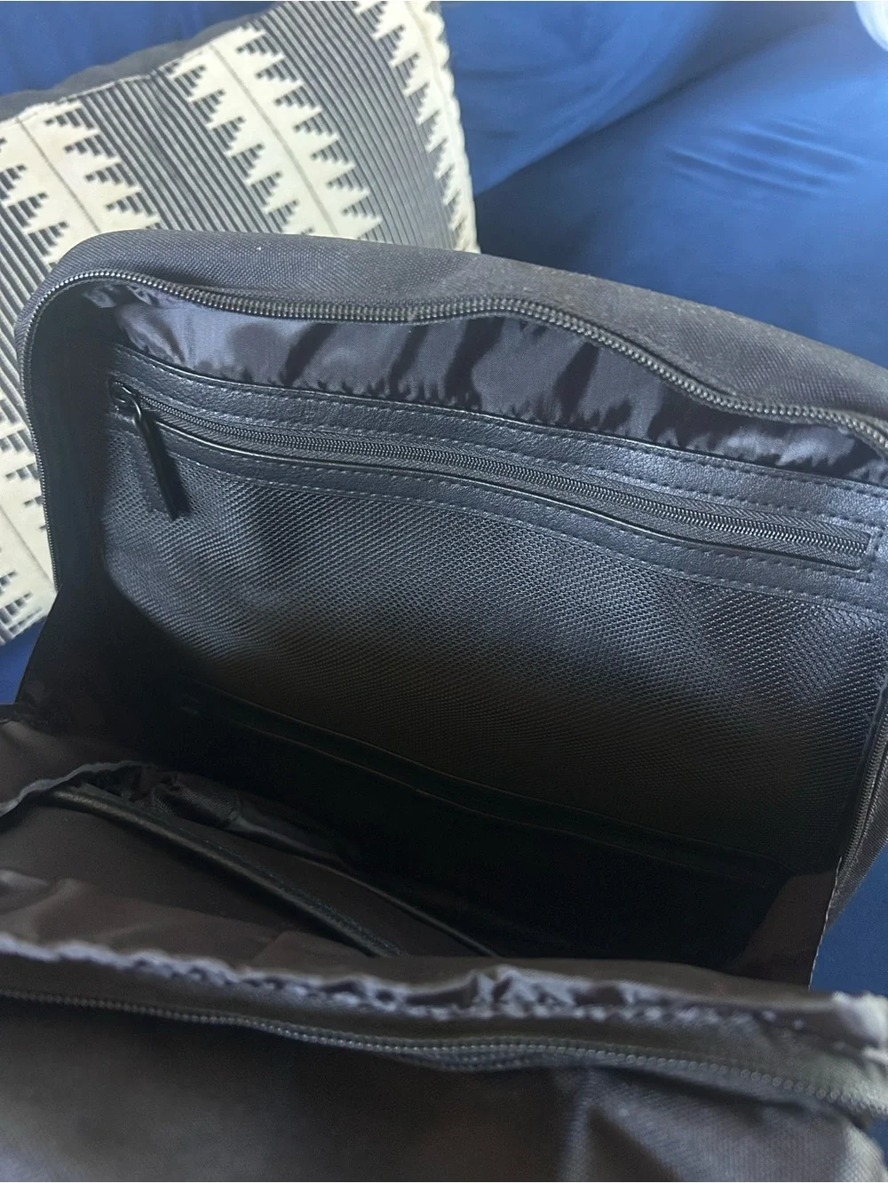 BEIS The Expandable Backpack in Black
